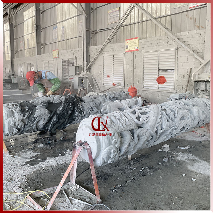 1677745621520097.jpg 廣場(chǎng)石雕龍柱圖片